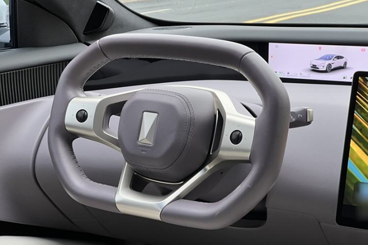 Used  12 2025 Ultra Extended-Range Edition
