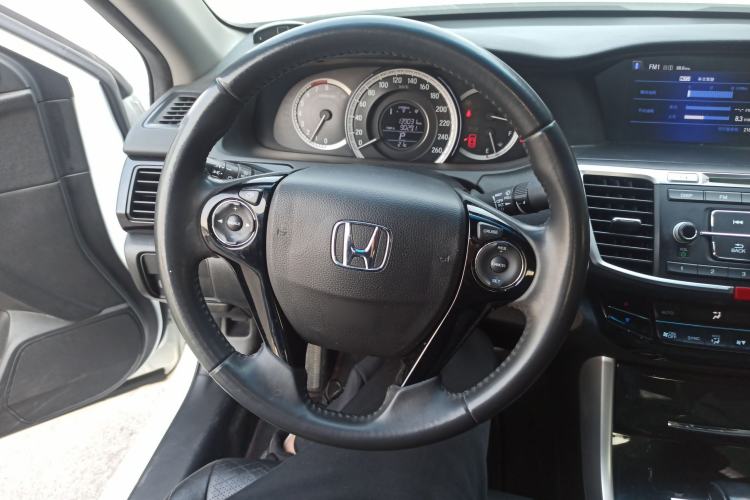 Used Honda Accord 2016 2.0L Luxury Edition
