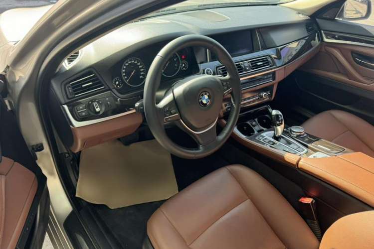 Used BMW 5 Series 2017 528Li xDrive Leading Model
