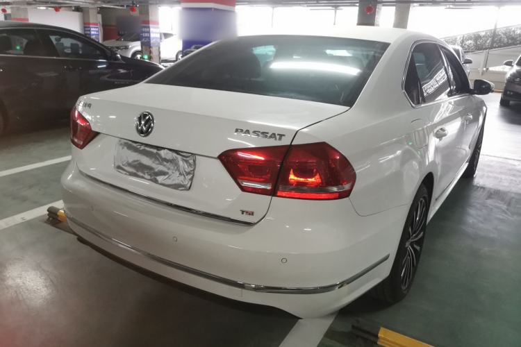 Used Volkswagen Passat 2014 1.8TSI DSG Prestige Navigation Edition
