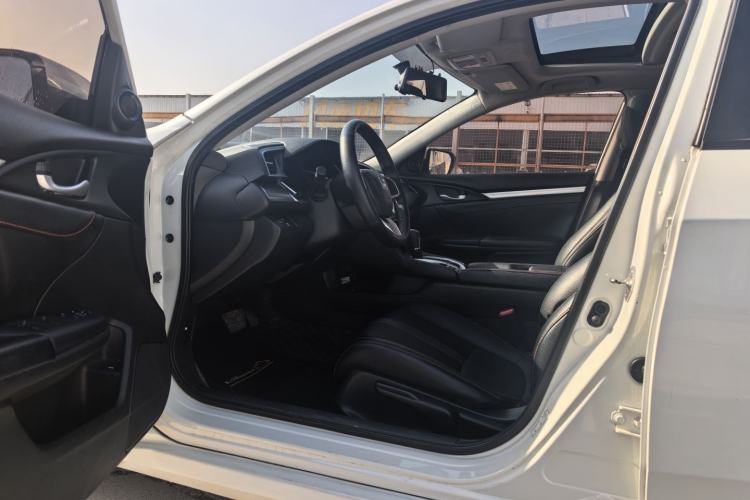 Used Honda Civic 2016 220TURBO CVT Luxury Edition
