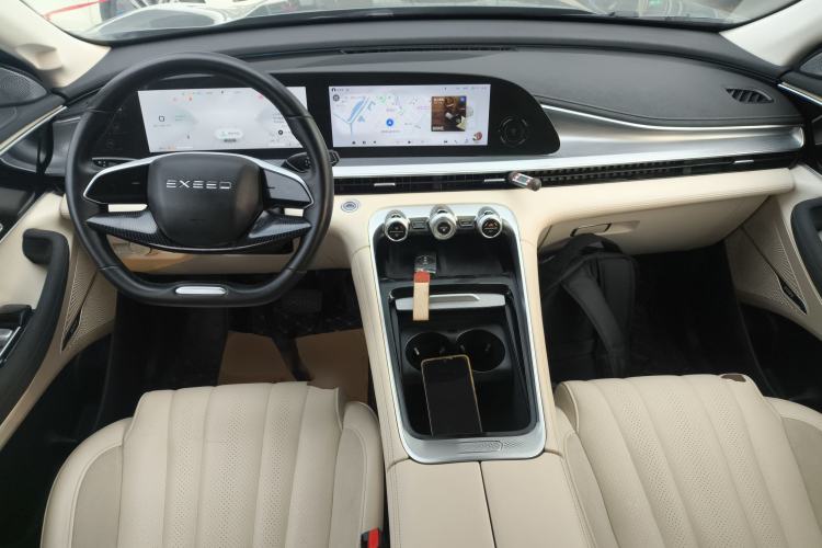 Used  Lingyun 2024 300T Two-Wheel Drive Starlight Edition
