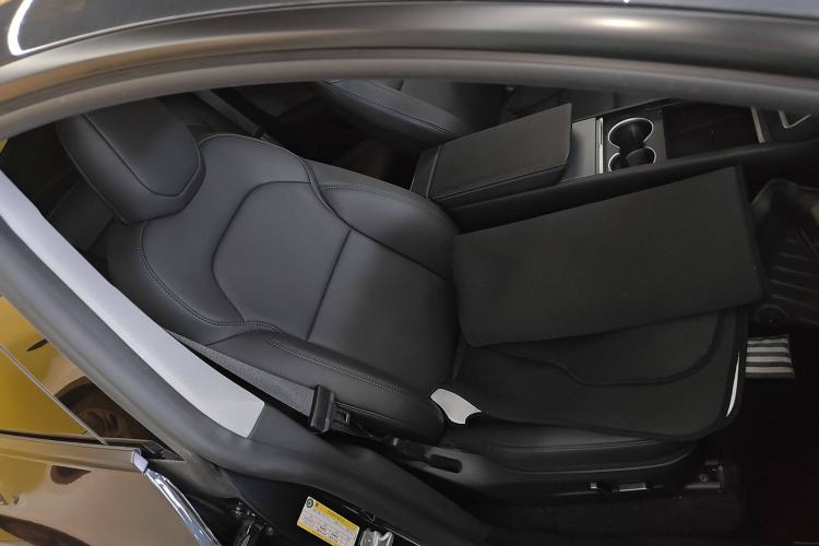 Used Tesla Model Y 2025 Rear-Wheel Drive First Edition
