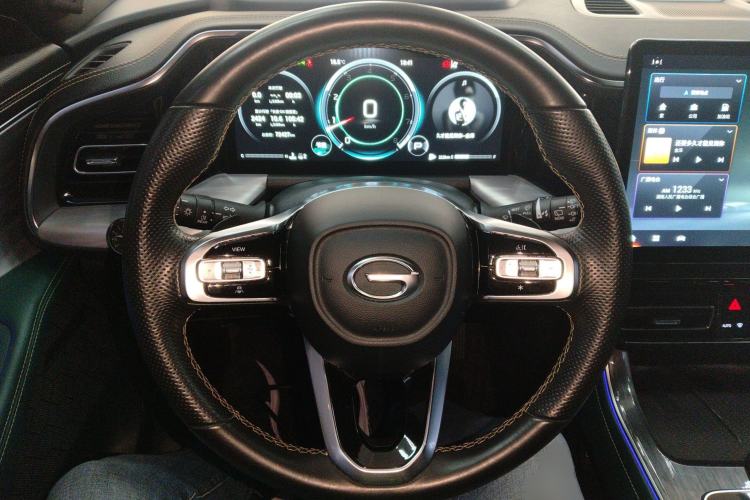 Used GAC Trumpchi GS8 2022 Linghang Series 2.0 TGDI Two-Wheel Drive Luxury Smart Connectivity Version (6 Seats)
