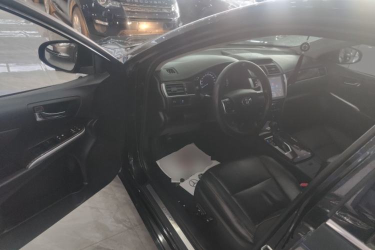 Used Toyota Camry 2016 2.0G 10th Anniversary Leading Edition
