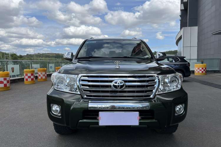 Used Toyota Land Cruiser 2014 4.0L Automatic Parallel Import Version

