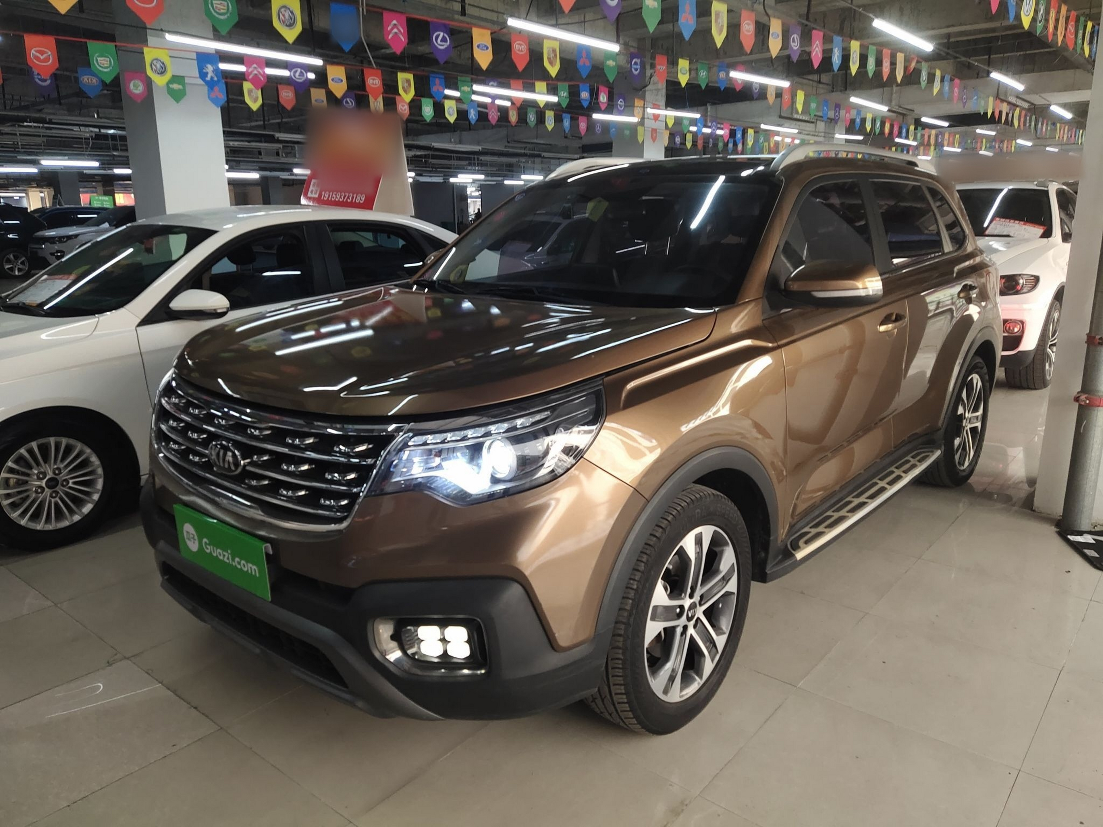 Под передней частью автомобиля