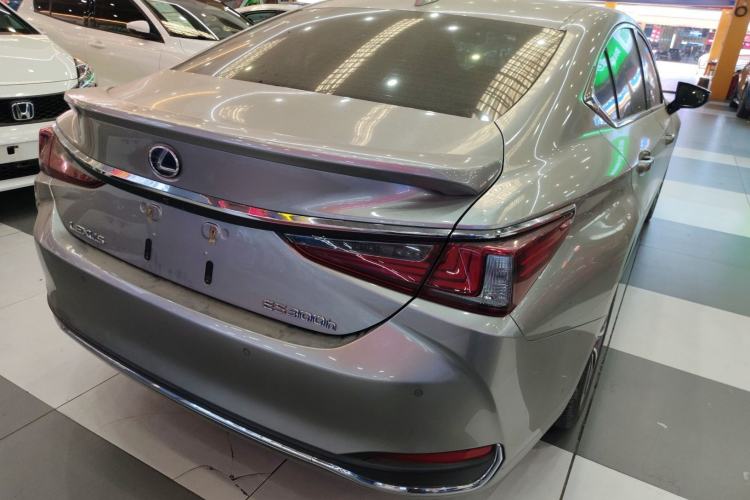 Used Lexus ES 2021 300h Excellence Edition