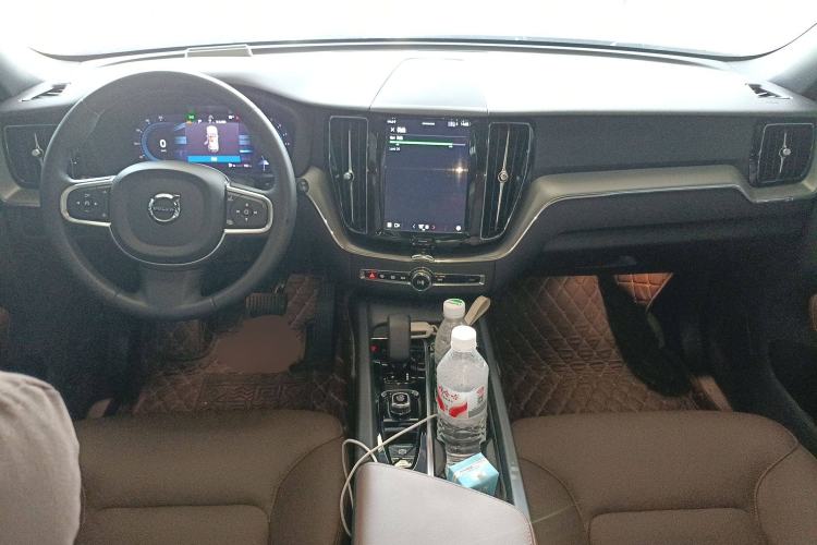 Used Volvo XC60 2025 B5 4x4 Smart Luxury Edition