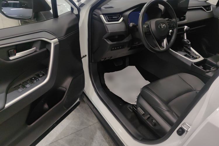 Used Toyota Wildlander 2023 2.0L CVT Four-Wheel Drive Luxury PLUS Edition
