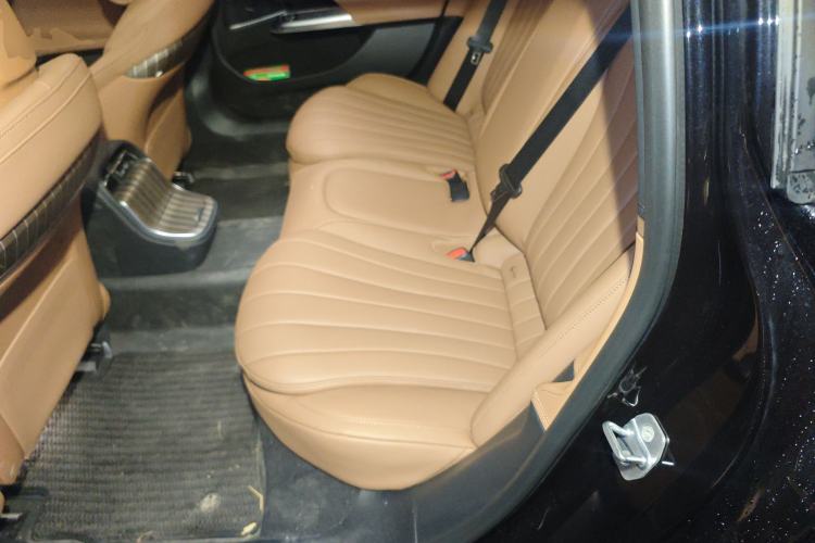 Used Mercedes-Benz E-Class New Energy 2024 E 350 e L Plug-in Hybrid Sedan
