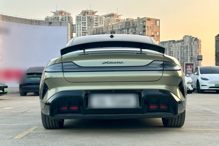 Used  SU7 2024 Rear-Drive Ultra-Long Range Advanced Pro-Level Intelligent Driving Version
