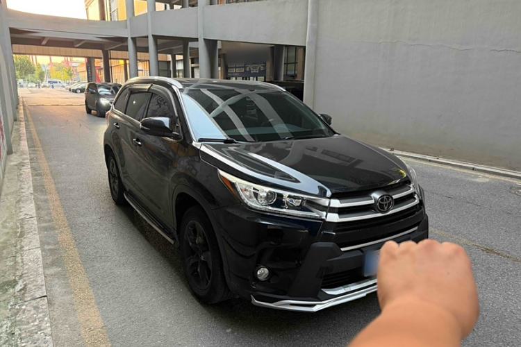 Used Toyota Highlander 2018 2.0T Four-Wheel Drive Luxury Edition 7 Seats China V Emission Standard
