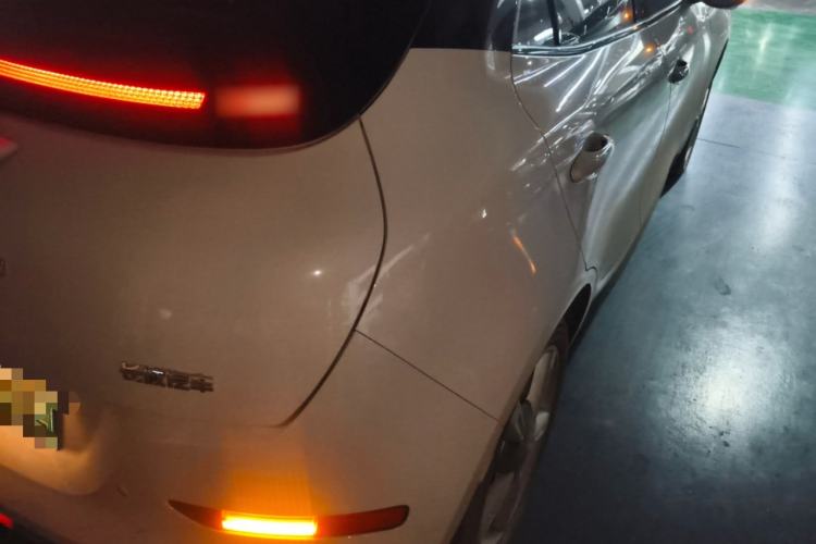 Used ORA Good Cat 2023 401 km Standard Range Luxury Version Lithium Iron Phosphate
