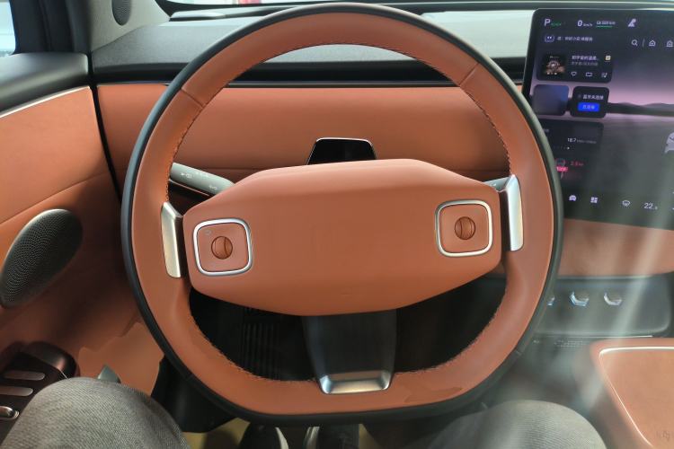 Used  E07 2025 All-Electric 4x4 90kWh Ultra High-Performance Edition
