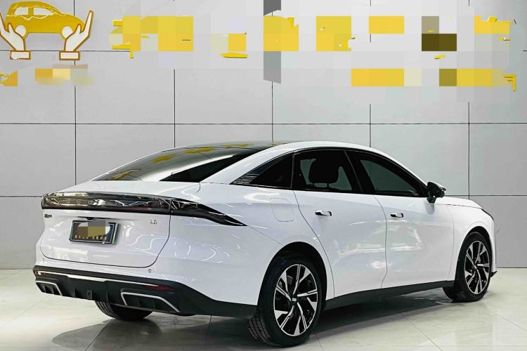 Used  L6 2023 125km Starship