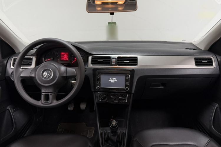 Used Volkswagen Santana 2015 1.6L Manual Comfort Edition
