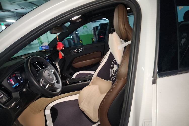 Used Volvo XC60 2023 B5 4x4 Smart Luxury Edition
