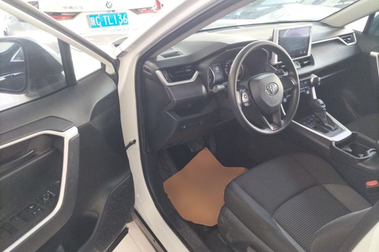 Used Toyota Wildlander 2022 Updated Version 2.0L CVT Two-Wheel Drive Leading Edition
