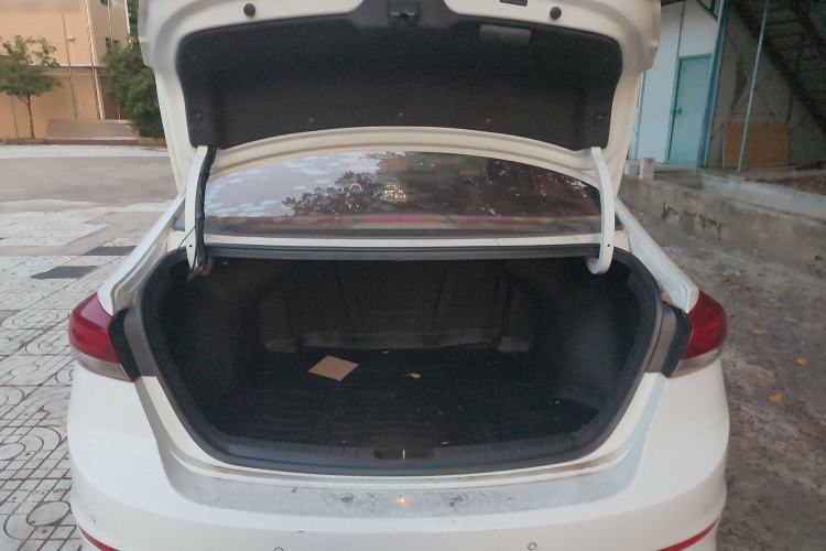 Used Hyundai Elantra 2016 1.4T Dual-Clutch Xuan Dong · Dynamic Version
