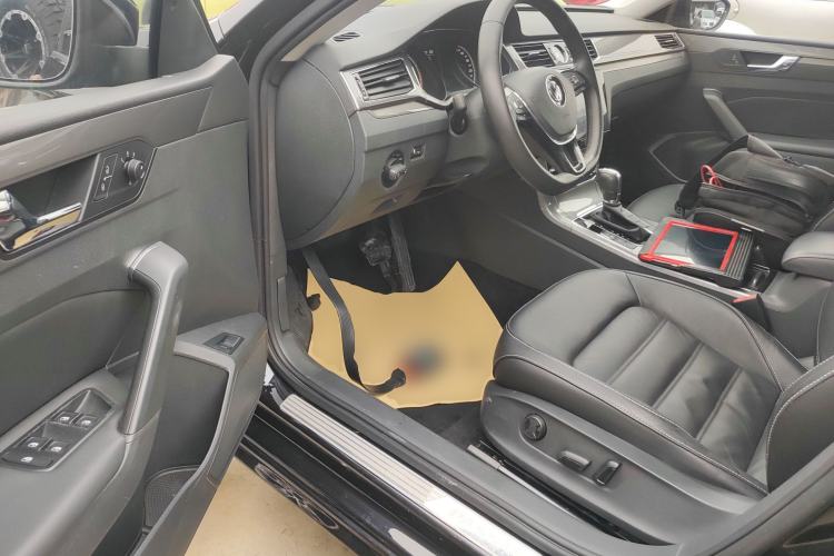 Used Volkswagen Passat 2016 330TSI DSG Luxury Edition
