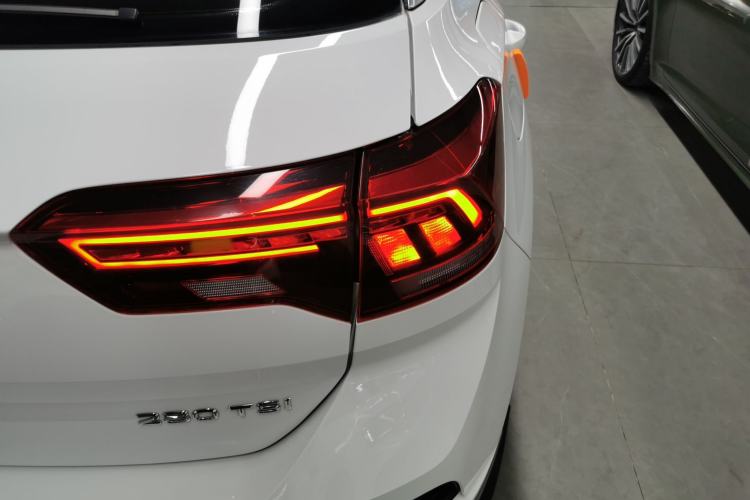 Used Volkswagen T-ROC 2020 280TSI DSG Two-Wheel Drive Comfort Version