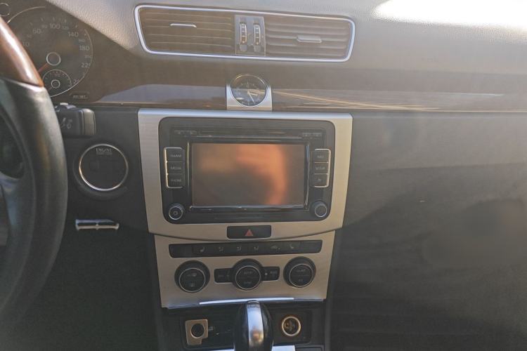 Used Volkswagen Magotan 2015 2.0 TSI Prestige Model
