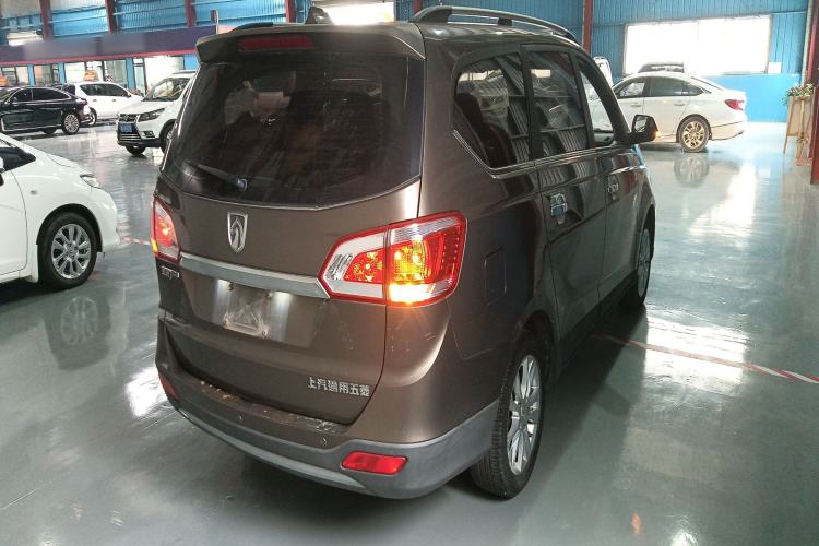 Used Baojun 730 2014 1.5L Manual Luxury Navigation ESP Version 7 Seats