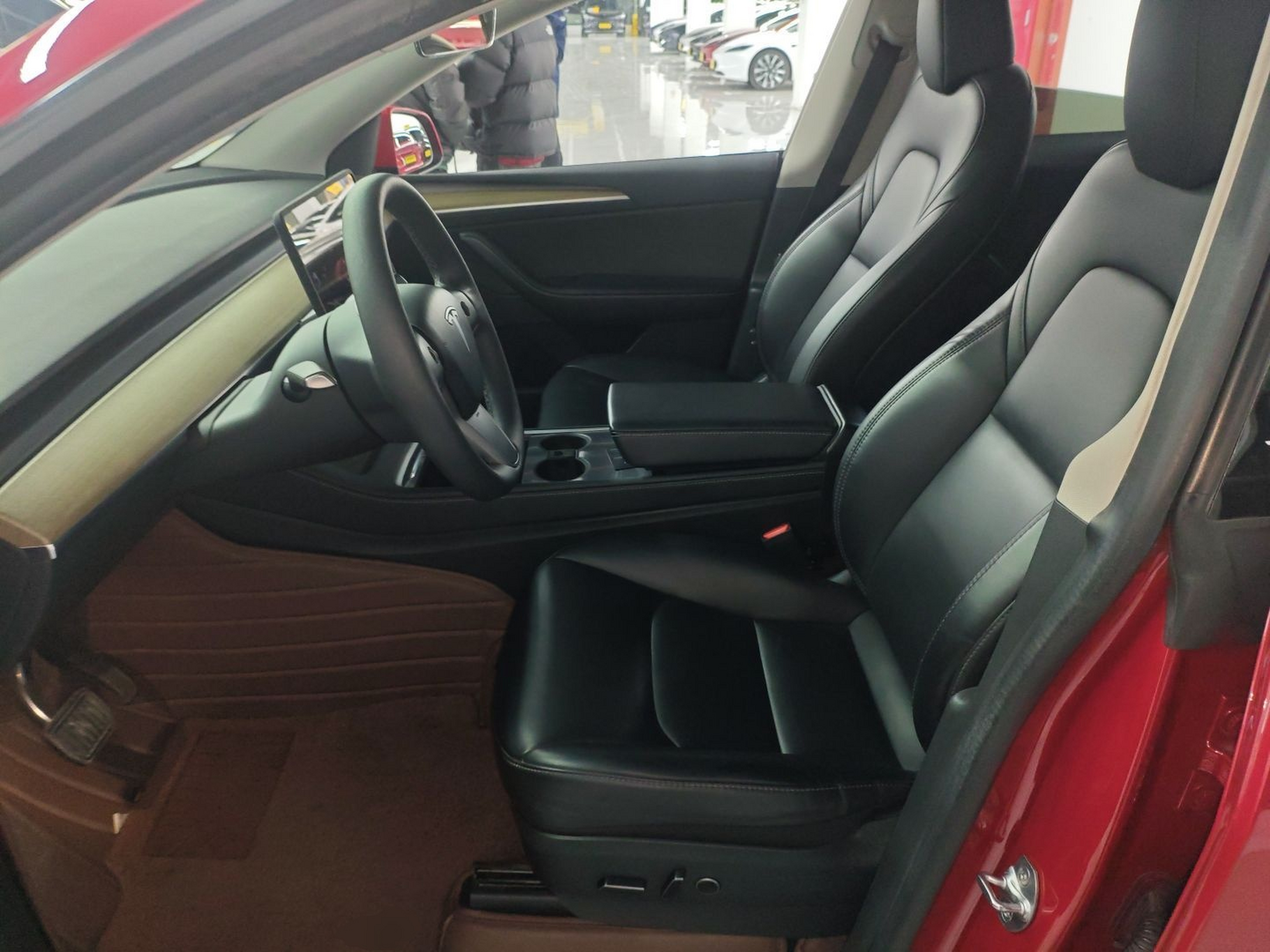 Переднее сиденье в автомобиле