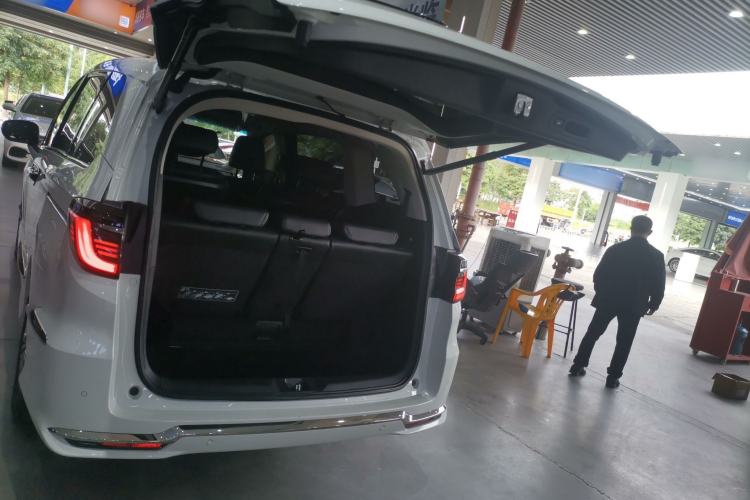 Used Honda Elysion 2022 2.0L eHEV Luxury First Edition