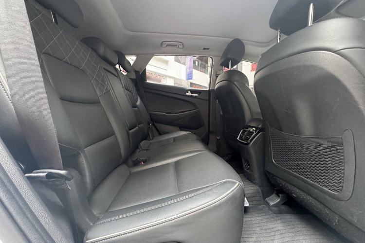 Used Hyundai Tucson 2019 280TGDi Dual-Clutch Two-Wheel Drive Fashion Edition China VI Standard