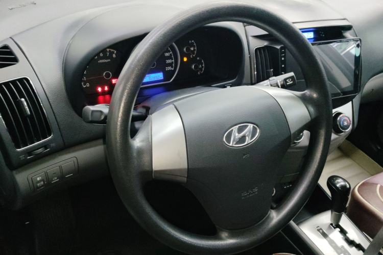 Used Hyundai Celesta 2015 1.6L Automatic Comfort Model
