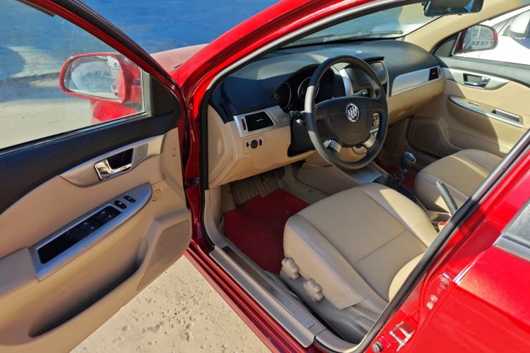 Used Buick Excelle 2013 1.5L Manual Classic Model
