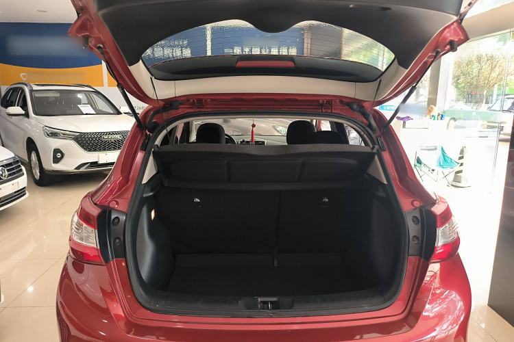 Used Nissan Tiida 2016 1.6L CVT Cool Dynamic Edition
