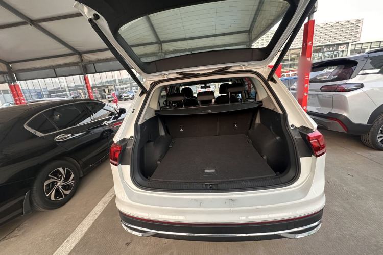 Used Volkswagen Tiguan L 2024 300TSI Automatic Two-Wheel Drive Smart Edition
