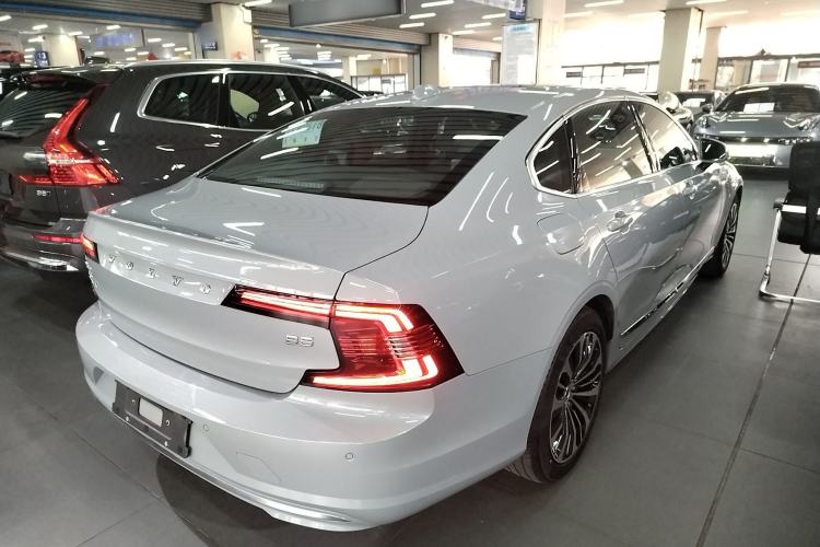 Used Volvo S90 2024 B5 Zhiyi Luxury Edition
