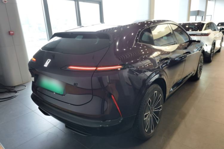 Used  07 2024 Ultra Range-Extended Four-Wheel Drive