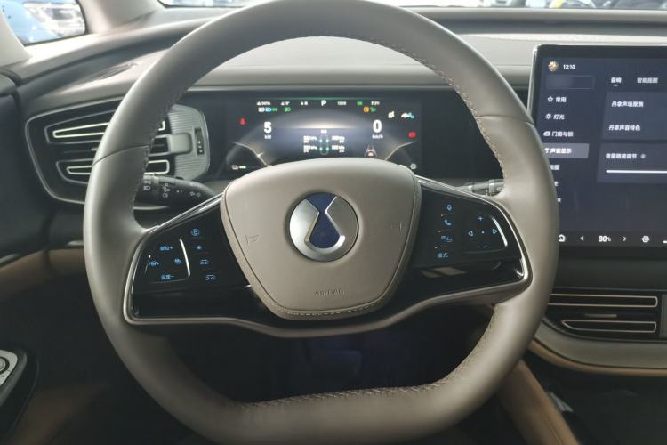 Used Denza D9 2022 DM-i 970 Four-Wheel Drive Prestige Model
