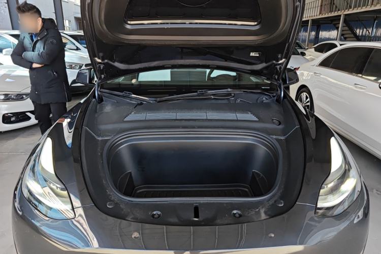 Used Tesla Model Y 2024 Long-Range All-Wheel-Drive Version
