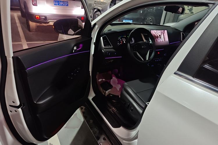 Used Hyundai Tucson 2018 1.6T Dual-Clutch Two-Wheel Drive 15th Anniversary Special Edition