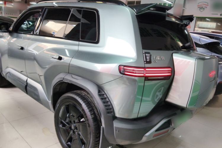 Used  Titanium 3 2025 501 km All-Wheel Drive Intelligent Driving Max Edition
