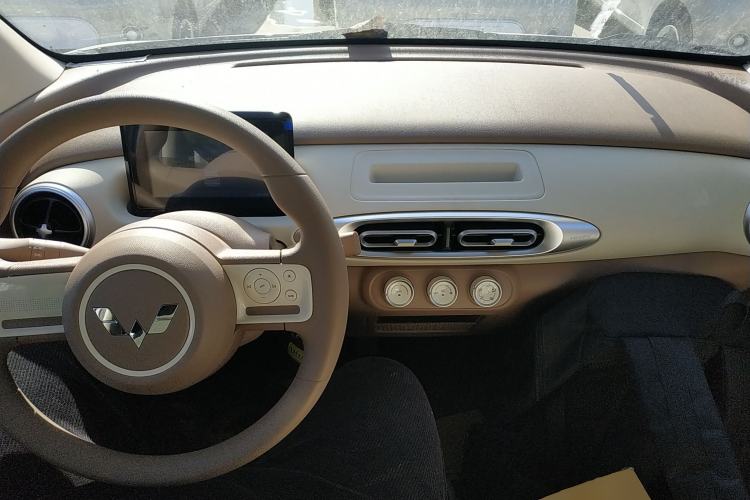 Used Wuling Hongguang MINIEV 2025 Four-Door Version Advanced Edition
