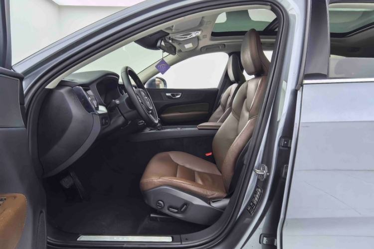 Used Volvo XC60 2019 T5 4x4 Smart Edition China V Standard