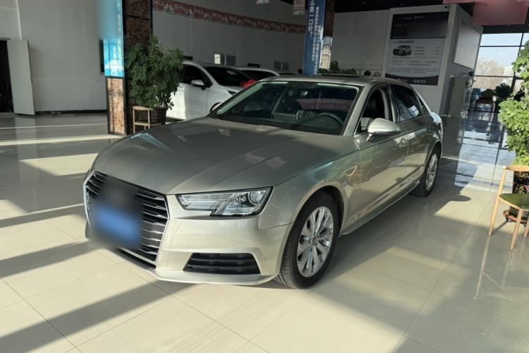 Used Audi A4L 2017 40 TFSI Ambition Edition
