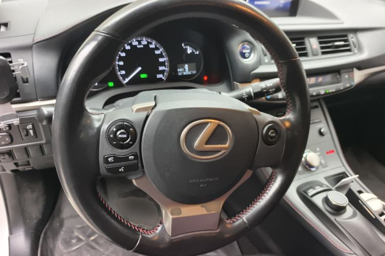 Used Lexus CT 2017 CT200h Comfort Edition Monochrome China VI
