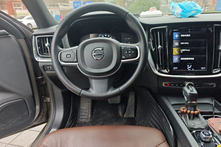 Used Volvo S60 2021 T4 Zhiyi Luxury Edition