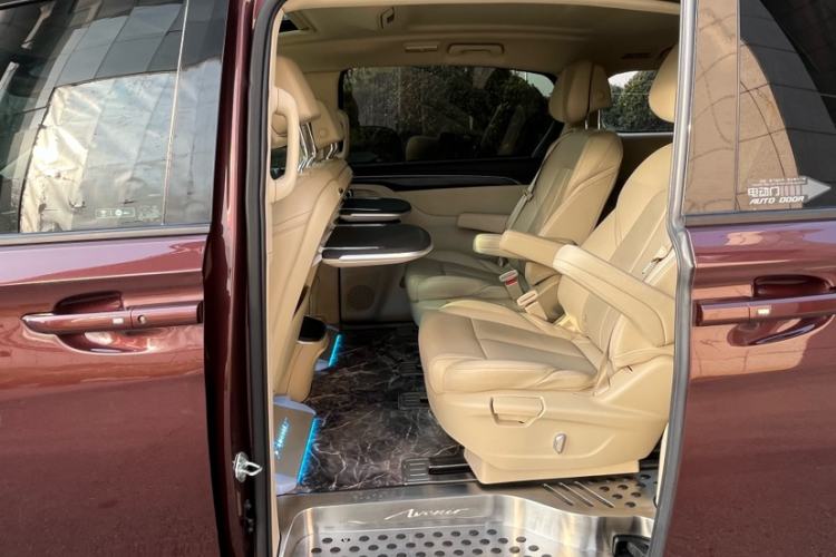 Used Buick GL8 2023 ES Lu Zun Deluxe Model
