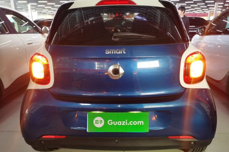 Used  forfour 2016 1.0L 52 kW Passion Edition
