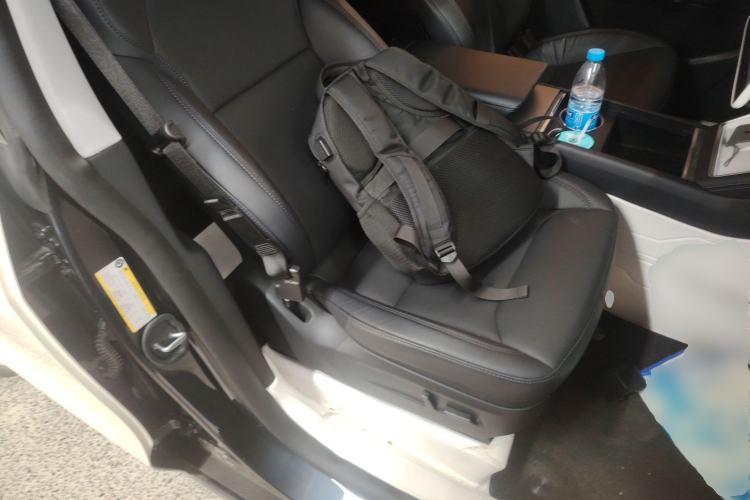 Used Tesla Model Y 2025 Rear-Wheel-Drive Version
