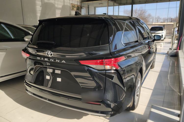 Used Toyota Sienna 
